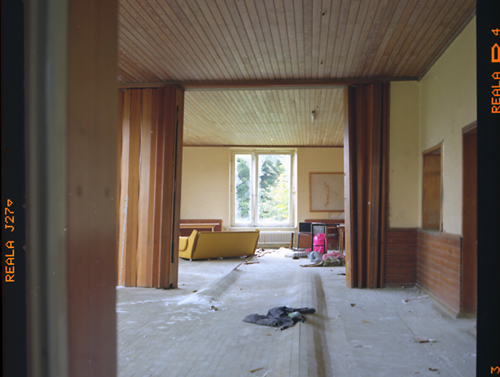 Lounge / Aufenthaltsraum, 2002, photography, 70 × 70 cm (detail), Project: Jugendherberge Veckerhagen
  (Kirsten Kötter)